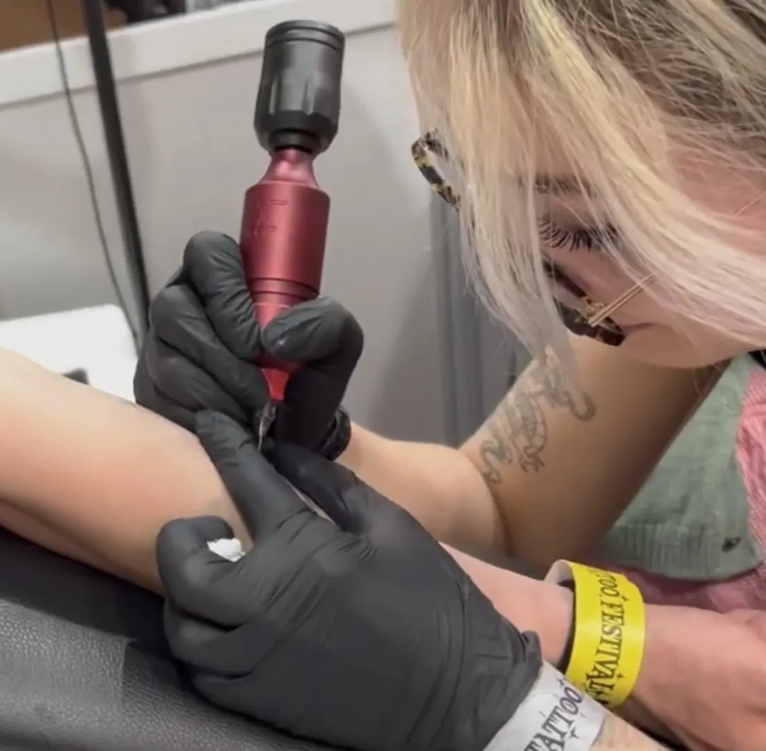 TYNA - ARTISTE TATTOO